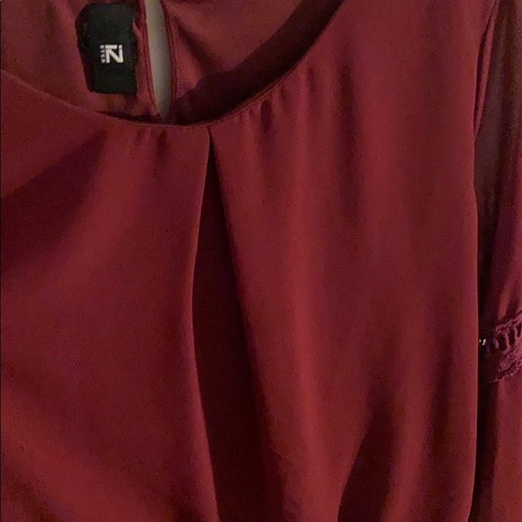 Maroon blouse with fluttery sleeves - Picture 4 of 4